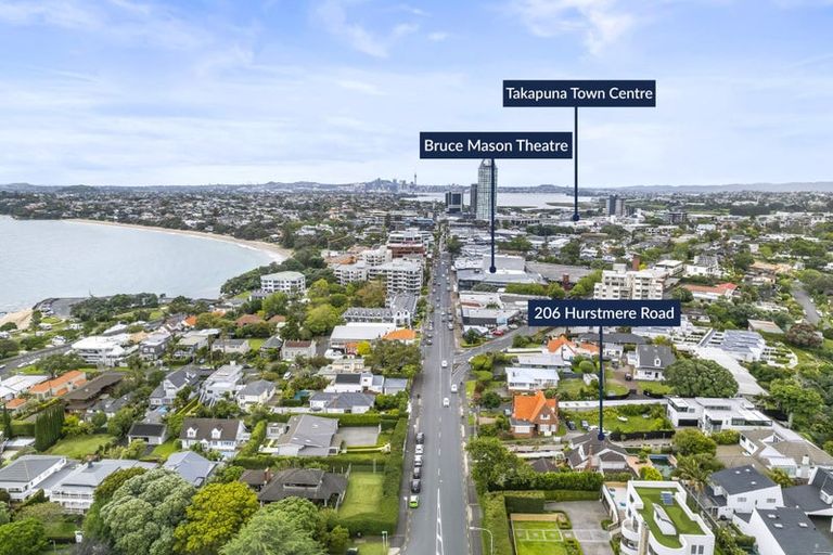 Photo of property in 206 Hurstmere Road, Takapuna, Auckland, 0622