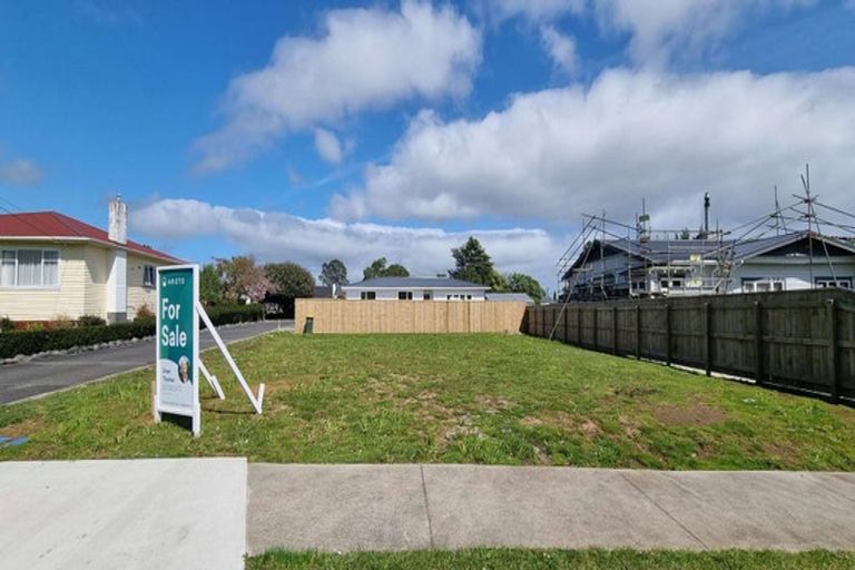 Photo of property in 5 Wheeler Place, Upper Vogeltown, New Plymouth, 4310