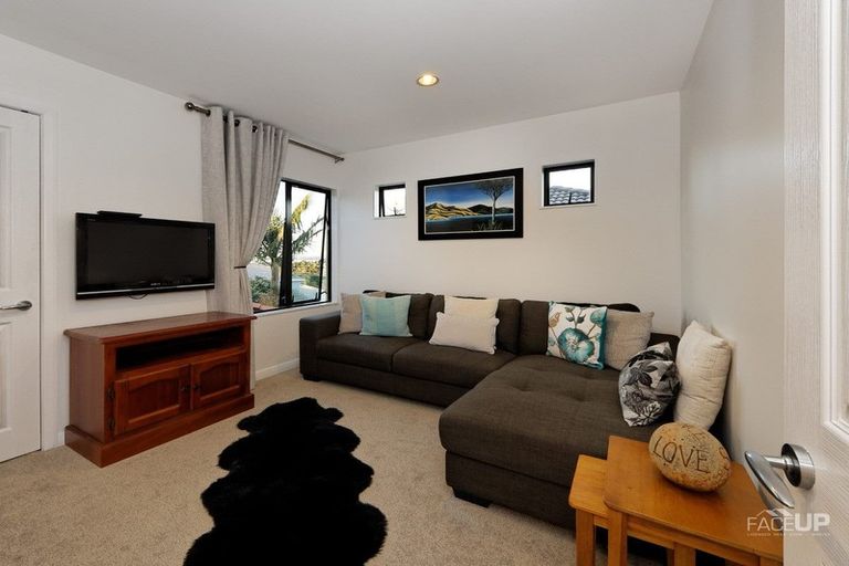 Photo of property in 157c Hobsonville Road, West Harbour, Auckland, 0618