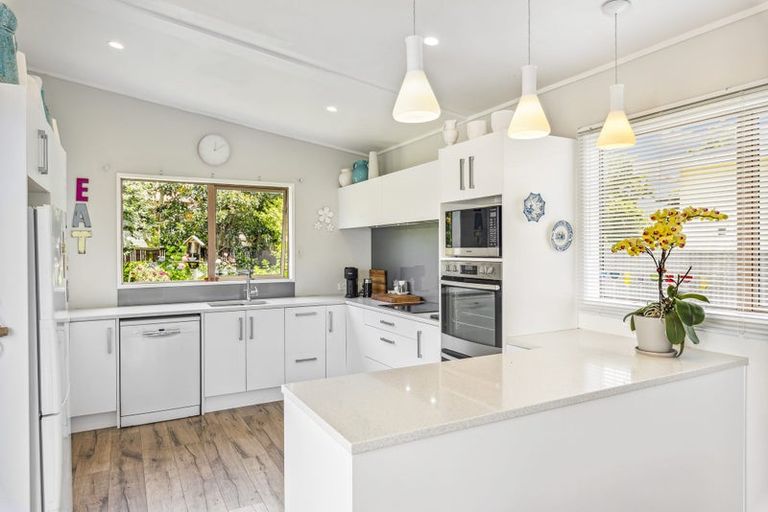 Photo of property in 18 Sunshine Avenue, Paraparaumu, 5032