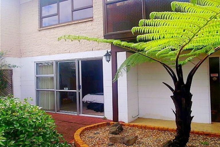 Photo of property in 38 Whiteacres Drive, Sunnyhills, Auckland, 2010
