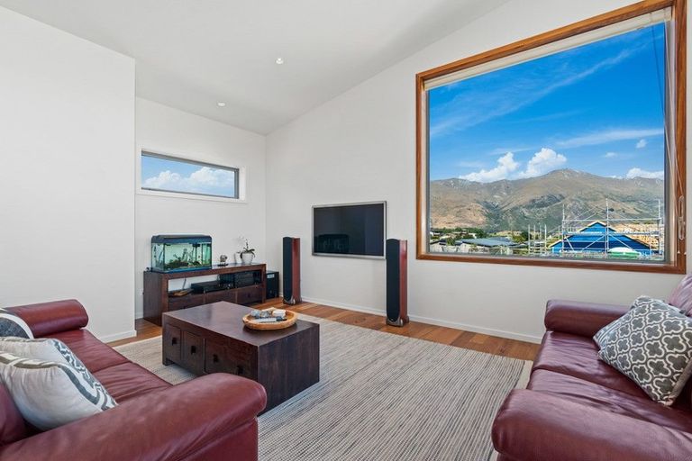 Photo of property in 44 Farrant Drive, Wanaka, 9305
