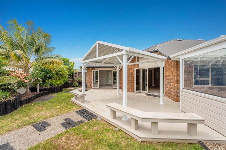 Photo of property in 20 Waitotara Way, Whitianga, 3510