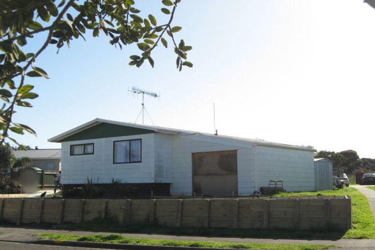 Photo of property in 14 Alpha Avenue, Coastlands, Whakatane, 3120