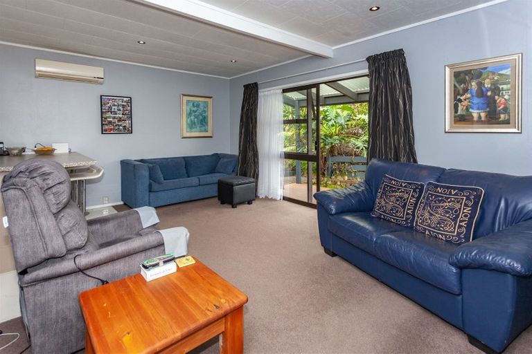 Photo of property in 2 Ridge Road, Tairua, 3508
