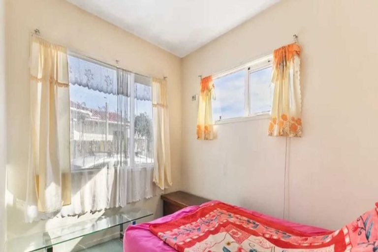 Photo of property in 93 Templeton Place, Clendon Park, Auckland, 2103