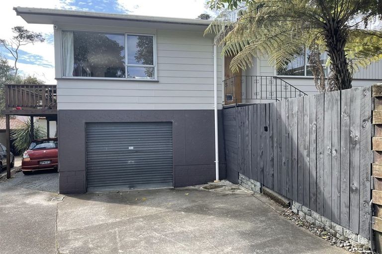 Photo of property in 1/21 Contessa Drive, Glenfield, Auckland, 0629