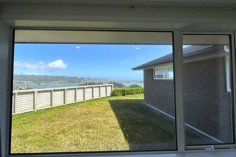 Photo of property in 2 Tutoko Place, Aotea, Porirua, 5024