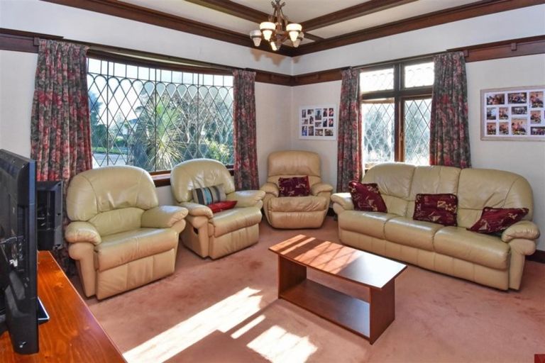 Photo of property in 6 Peverill Crescent, Papatoetoe, Auckland, 2025