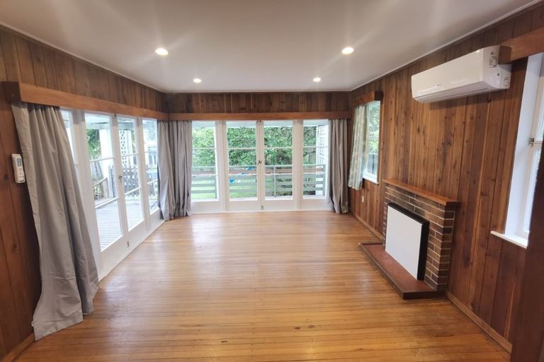 Photo of property in 31 Lowtherhurst Road, Massey, Auckland, 0614