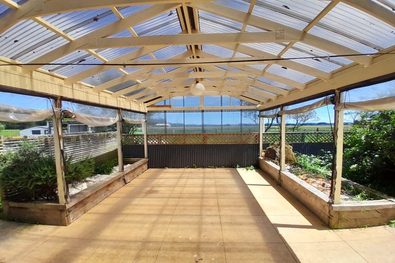 Photo of property in 326 Arapaepae Road South, Levin, 5571