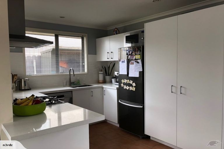 Photo of property in 22 Zefiro Drive, Massey, Auckland, 0614