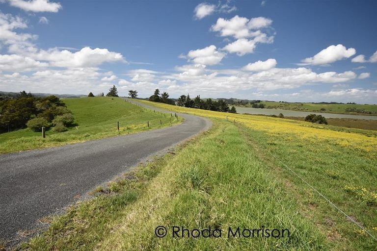 Photo of property in 4 Matahehe Lane, Tinopai, Matakohe, 0593