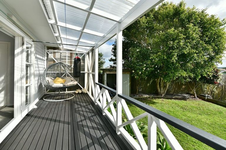 Photo of property in 7 Karaka Street, Helensville, 0800