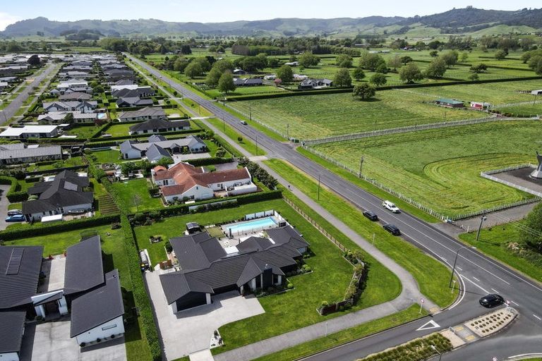 Photo of property in 2 Alan Livingston Drive, Cambridge, 3434