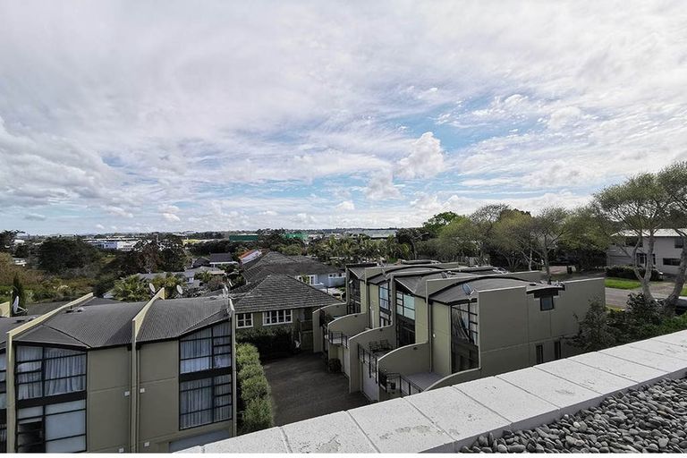 Photo of property in Maison Apartments, 212/16 Huron Street, Takapuna, Auckland, 0622