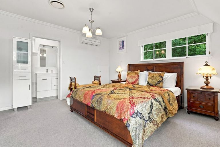 Photo of property in 199 Chelsea View Drive, Chatswood, Auckland, 0626