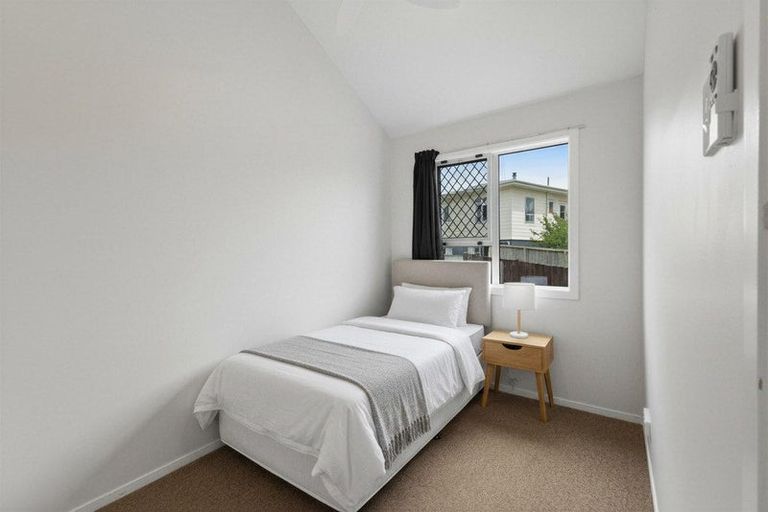 Photo of property in 21b Brian Crescent, Stanmore Bay, Whangaparaoa, 0932