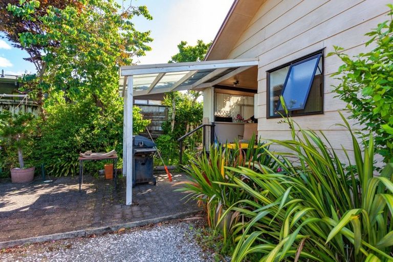 Photo of property in 118 Everitt Crescent, Whangamata, 3620