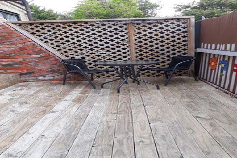 Photo of property in 2/141 Fitzherbert Avenue, West End, Palmerston North, 4410