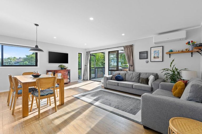 Photo of property in 14 Oldham Place, Browns Bay, Auckland, 0630
