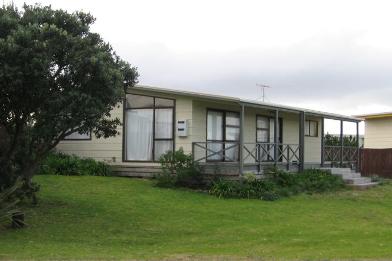 Photo of property in 33 Day Dawn Crescent, Omaha, Warkworth, 0986