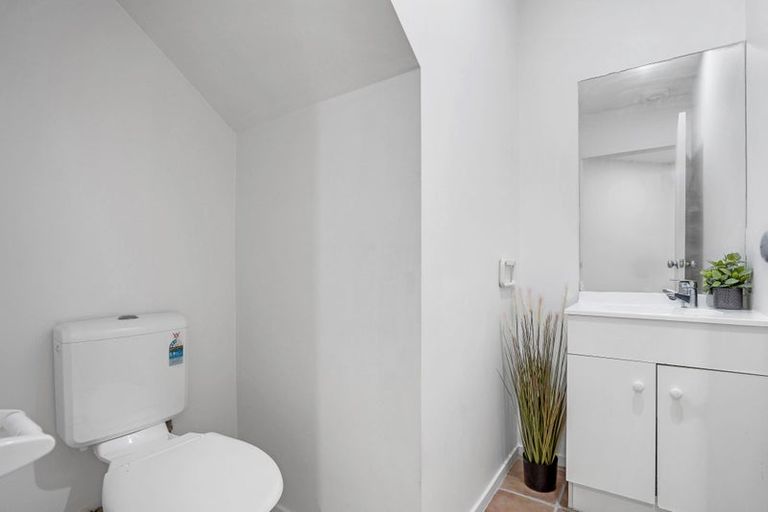 Photo of property in 1/17 Charlenne Close, Ranui, Auckland, 0612