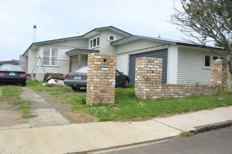 Photo of property in 1 Titoki Avenue, Mangere Bridge, Auckland, 2022