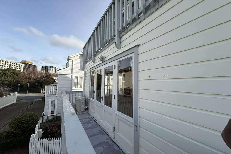 Photo of property in 12c Hobson Street, Thorndon, Wellington, 6011