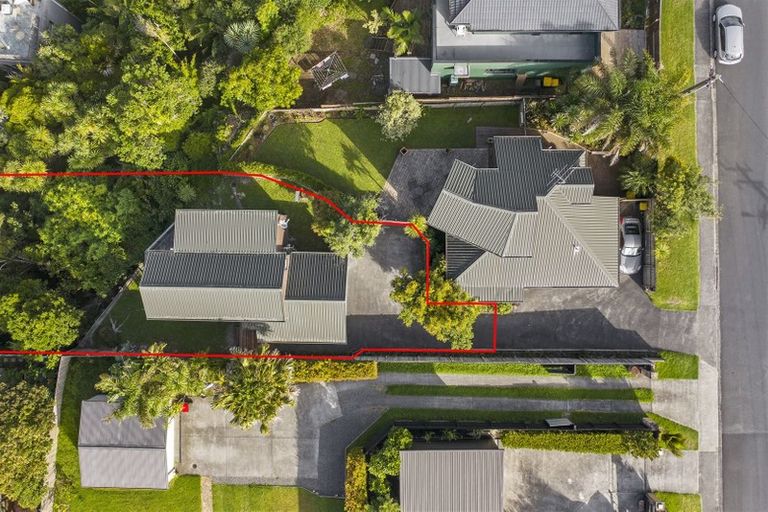 Photo of property in 2/60 Rangatira Road, Beach Haven, Auckland, 0626