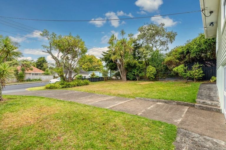 Photo of property in 6 Savoy Road, Glen Eden, Auckland, 0602