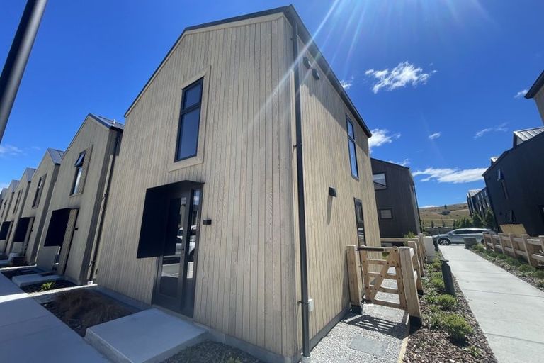 Photo of property in 135 Delaney Loop, Frankton, Queenstown, 9300