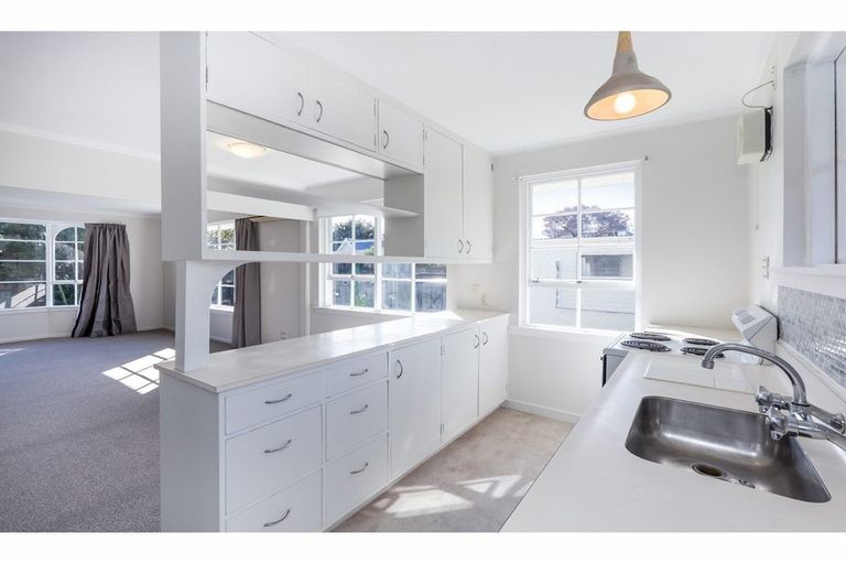 Photo of property in 16a Cashmere Road, Cashmere, Christchurch, 8022