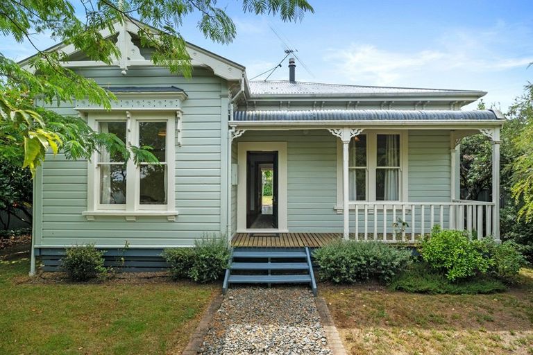 Photo of property in 35 Strasbourge Street, Martinborough, 5711