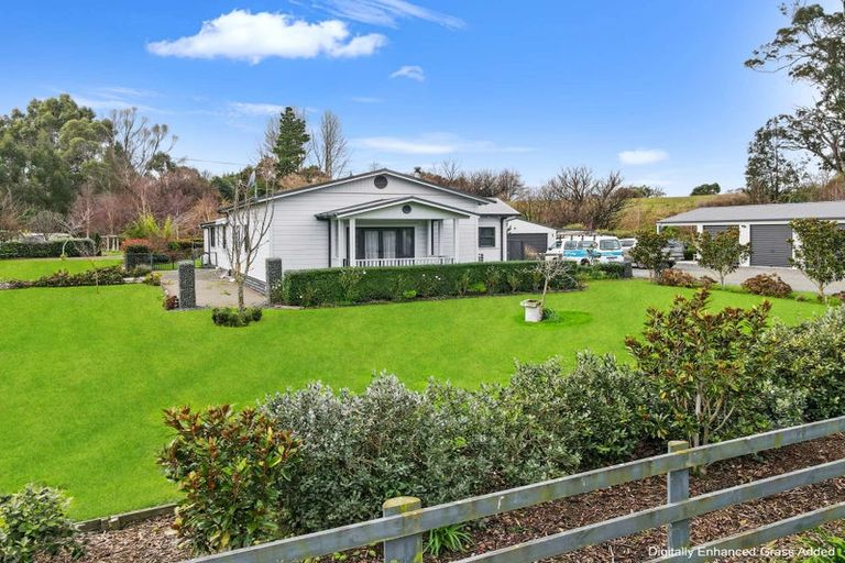 Photo of property in 100 Cole Street, Dannevirke, 4930