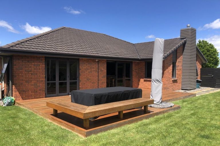 Photo of property in 87 Saint James Drive, Huntington, Hamilton, 3210