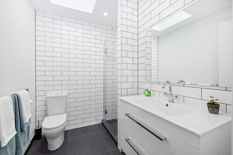 Photo of property in 32 Awanui Crescent, Matakana, 0985