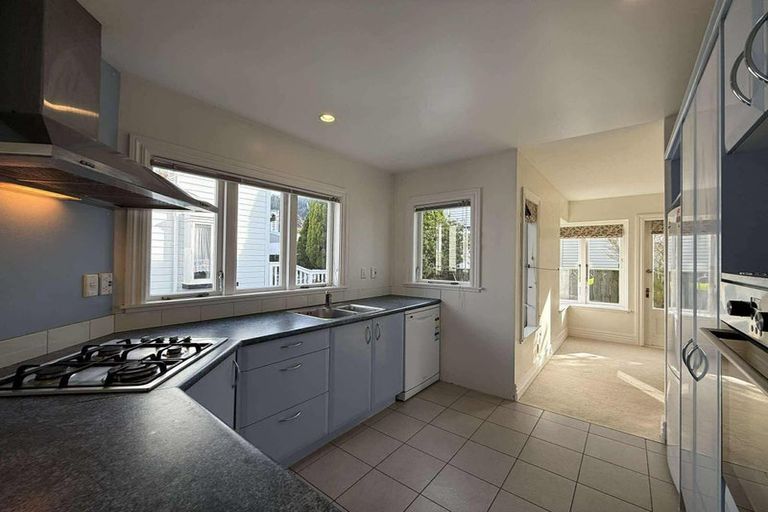 Photo of property in 12c Hobson Street, Thorndon, Wellington, 6011