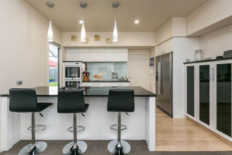 Photo of property in 52 Orotu Drive, Poraiti, Napier, 4112