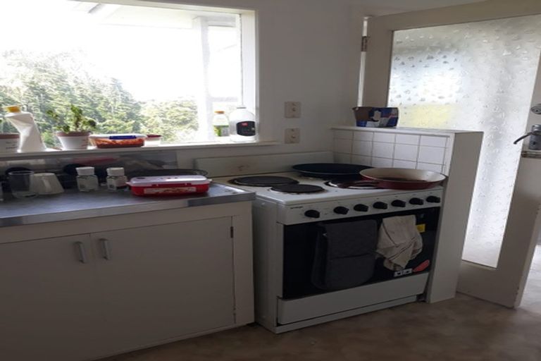 Photo of property in 20 Fowler Street, Northcote, Auckland, 0627