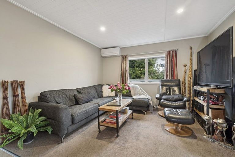 Photo of property in 5 Pitau Road, Mount Maunganui, 3116