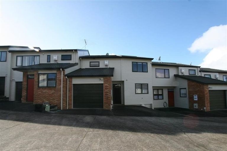 Photo of property in 49/22 Northcross Drive, Oteha, Auckland, 0632