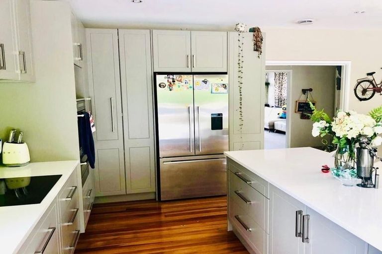 Photo of property in 11 Morgan Place, Tawa, Wellington, 5028