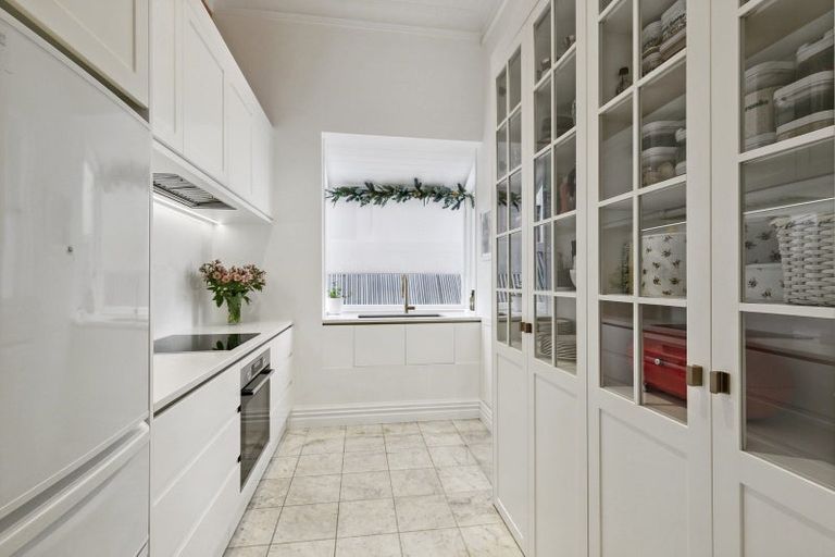 Photo of property in 2/219 The Terrace, Wellington Central, Wellington, 6011