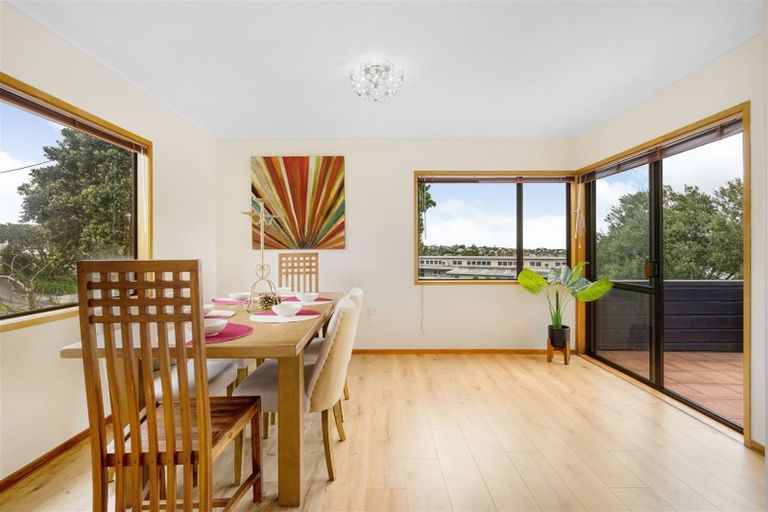 Photo of property in 2/56 Galaxy Drive, Mairangi Bay, Auckland, 0630