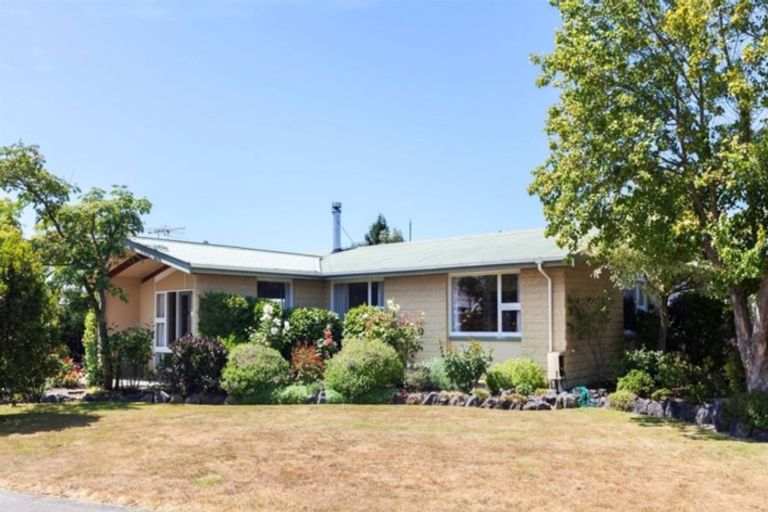 Photo of property in 9 Fraser Place, Rangiora, 7400