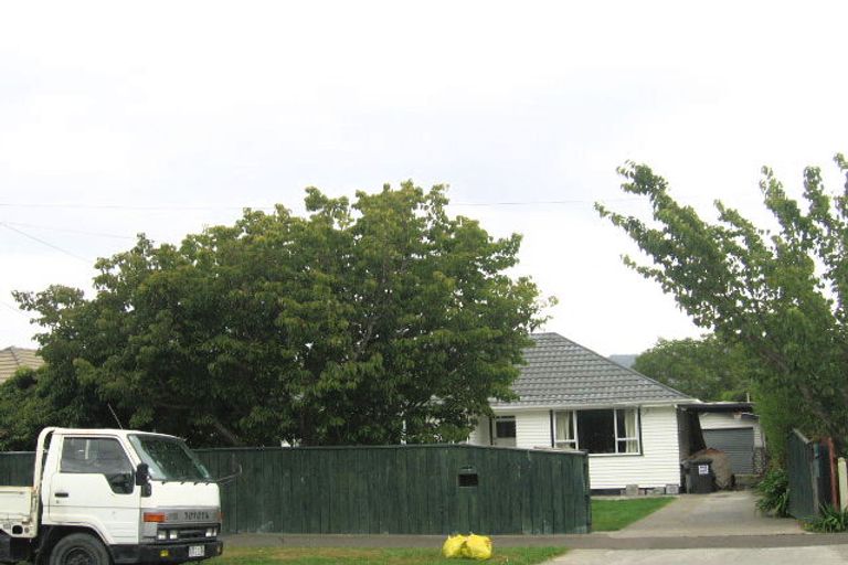 Photo of property in 70 Fraser Crescent, Elderslea, Upper Hutt, 5018