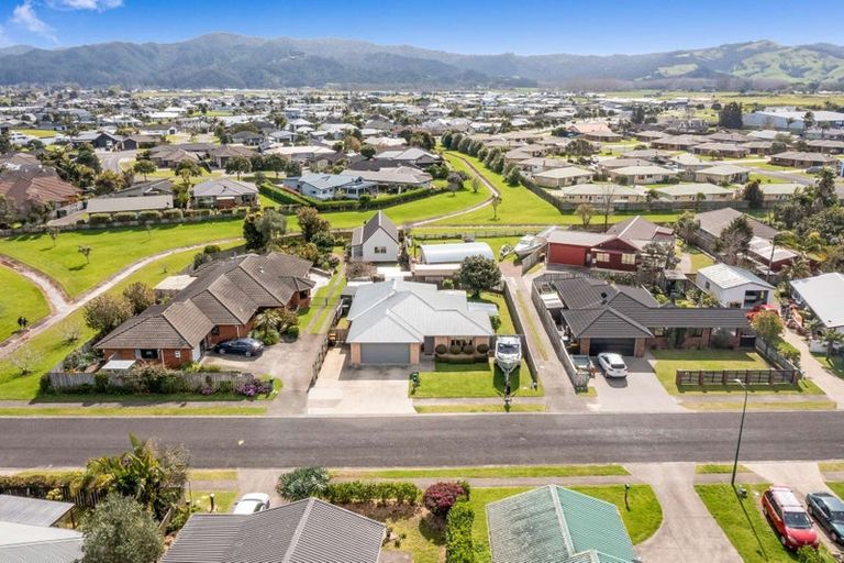 Photo of property in 47 Cholmondeley Crescent, Whitianga, 3510