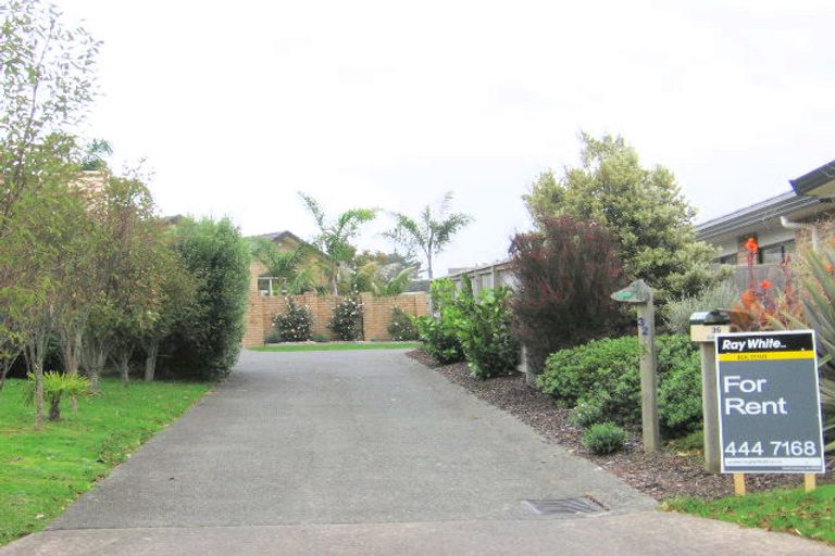 Photo of property in 32 Te Wharau Drive, Greenhithe, Auckland, 0632