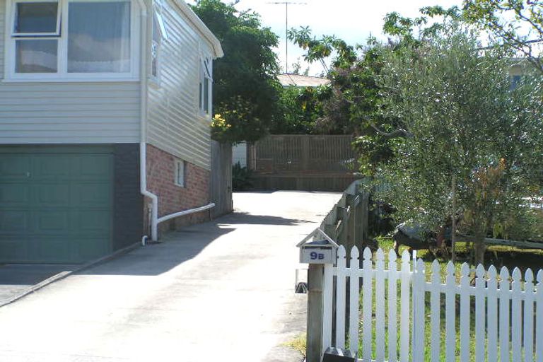 Photo of property in 2/9 Tyne Road, Forrest Hill, Auckland, 0620